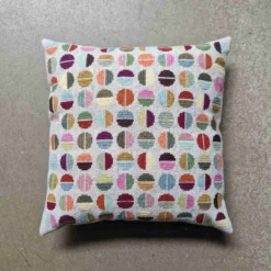 100 Cirklar, broderikit kudde