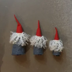 Fin tomte med vitt skägg