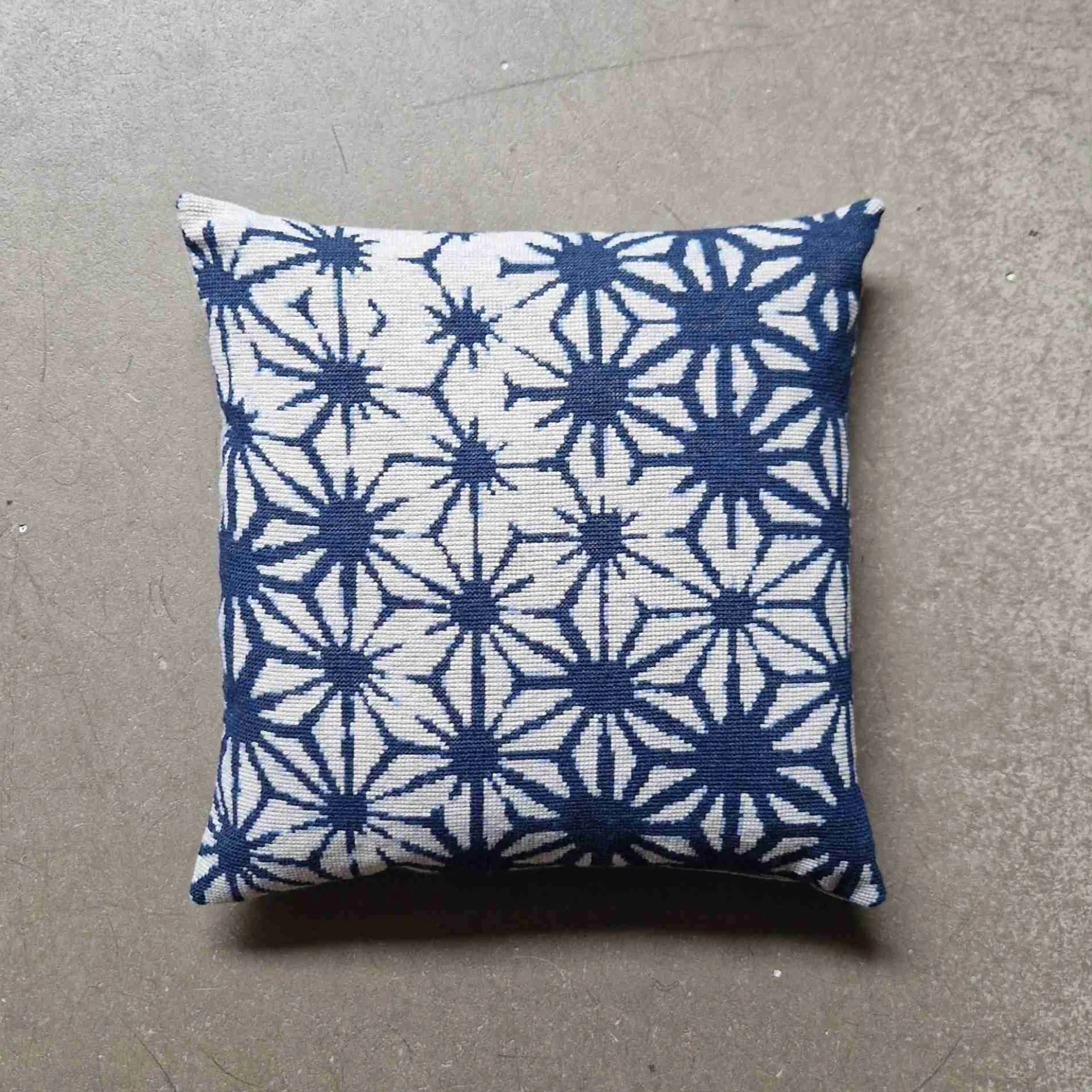 Full av nattens stjärnor, broderikit kudde