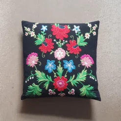 Hagen svart, broderikit