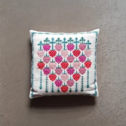 Jordgubbar, broderikit