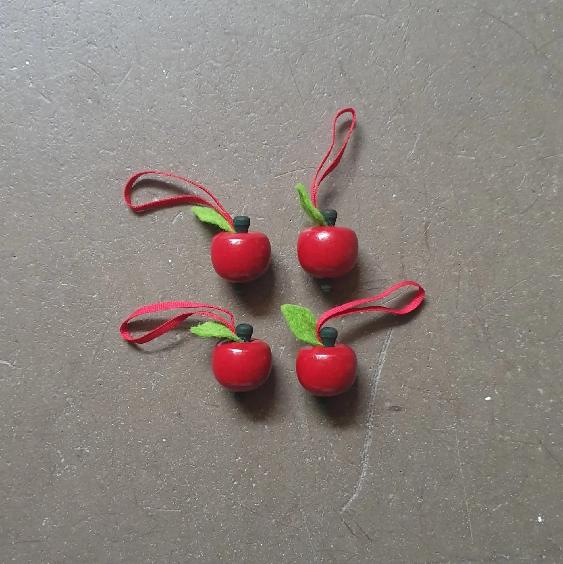 Julgranshänge röda äpplen, 4-pack
