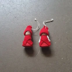 Julgranshänge tomtenisse och tomteflicka
