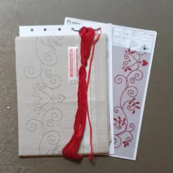 Jul i rött, broderikit