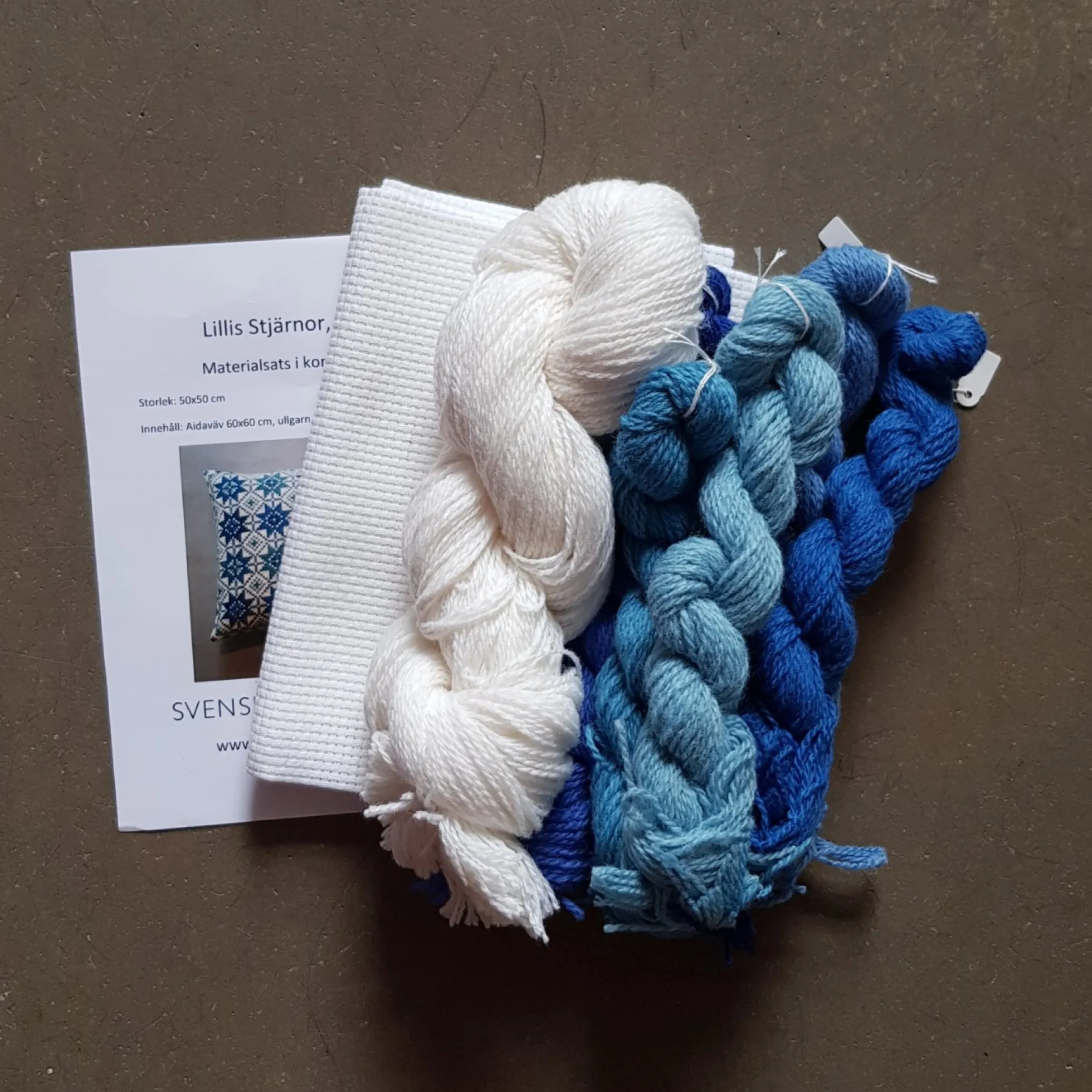 Lillis Stjärnor blå, broderikit