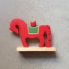 Ljusstake Ensam häst, röd