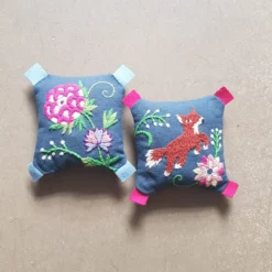 Nåldyna, broderikit