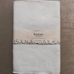 Rödven, vit duk
