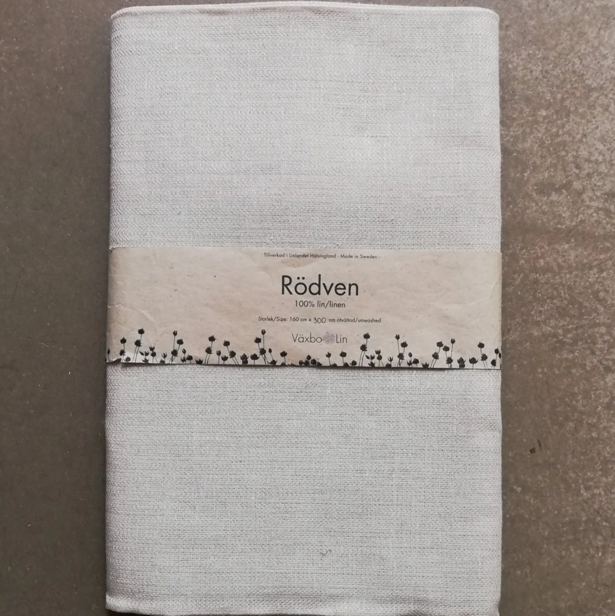 Rödven, vit duk