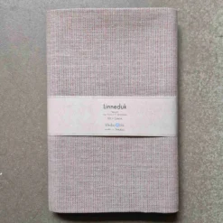 Streck röd, duk i lin