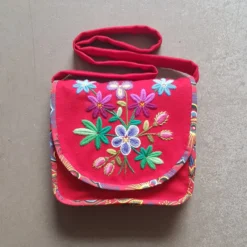 Tioblomster väska, broderikit
