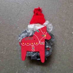 Tomte med dalahäst