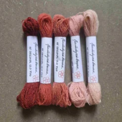 Ullgarn för broderi, nude